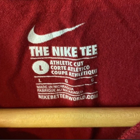 Nike Youth Boys Large Athletic Cut Red Tee Shirt, pre-owned - Picture 3 of 3